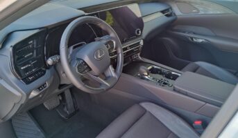 RX 450h+ Luxury e-CVT akár 3.9% THM finanszírozással