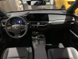 UX 300h F Sport Design e-CVT