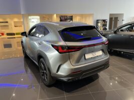 NX 450h+ Prestige Plus AWD CVT akár 3.9% THM finanszírozással