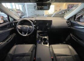 NX 450h+ Prestige Plus AWD CVT akár 3.9% THM finanszírozással