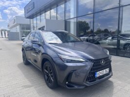 NX 450h+ Prestige Plus AWD CVT