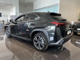 UX 300h Business Edition Tech e-CVT 1.000.000 Ft-os használt autó beszámítási támogatással!