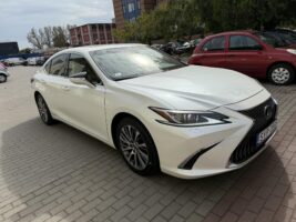 ES 300h Business CVT
