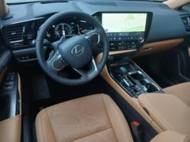 NX 450h+ Prestige Plus AWD CVT