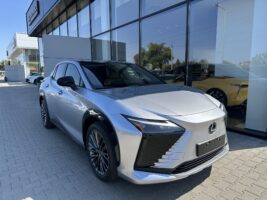 RZ 500e Luxury Akár 3.9% THM lízing