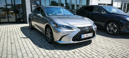 ES 300h Prestiege CVT 2 ÉV GARANCIÁVAL!